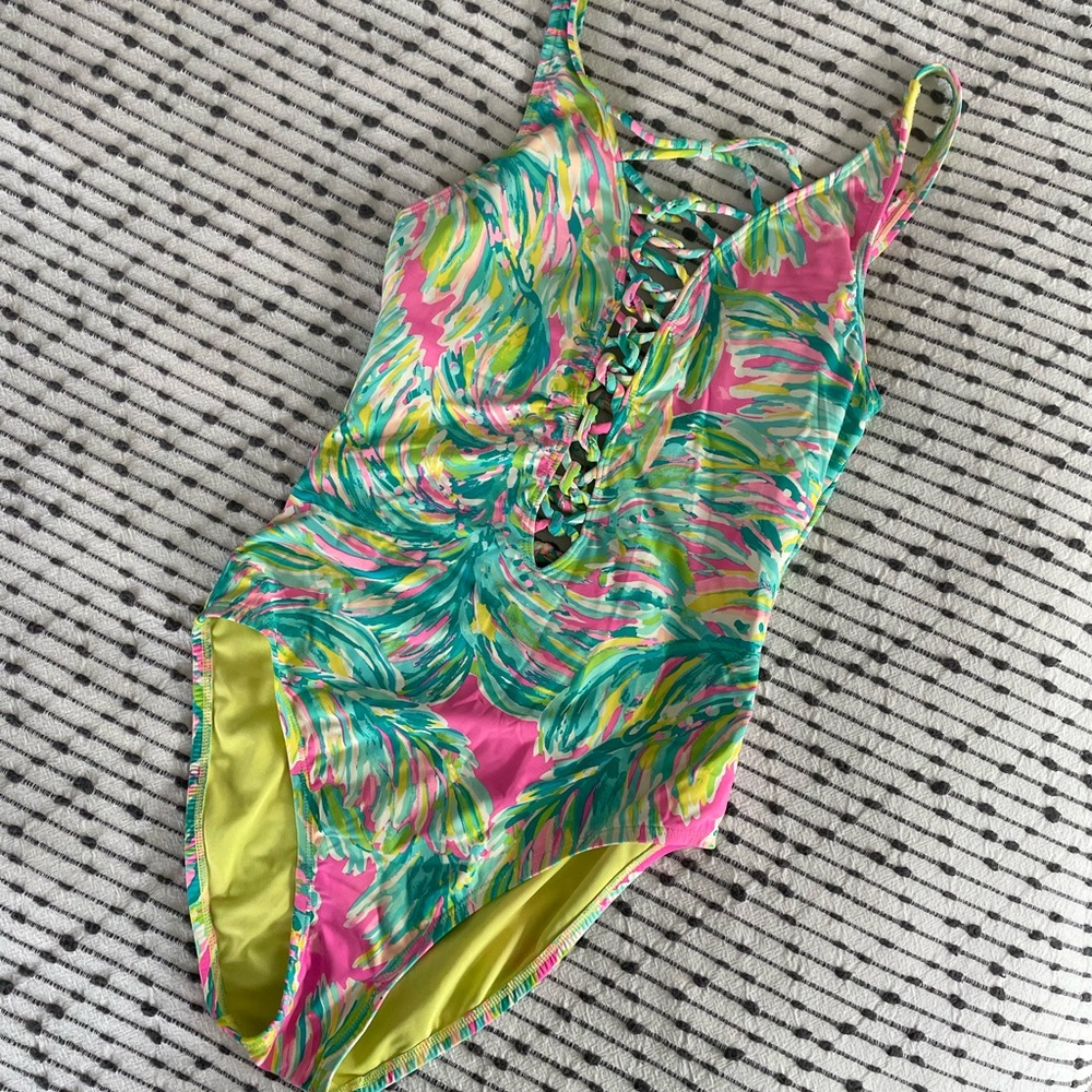 Lilly Pulitzer Swimsuit - Picture 10 of 16